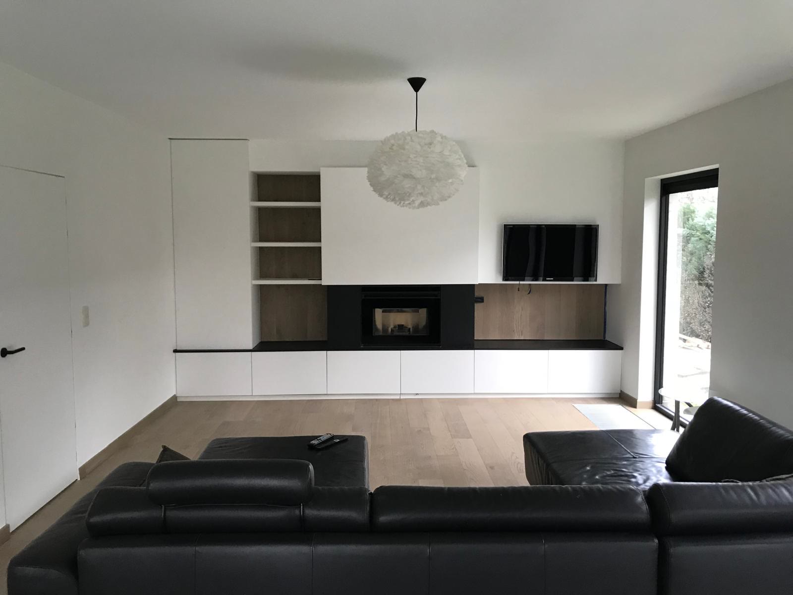 Séjour que nous avons repeint en blanc, deux couches